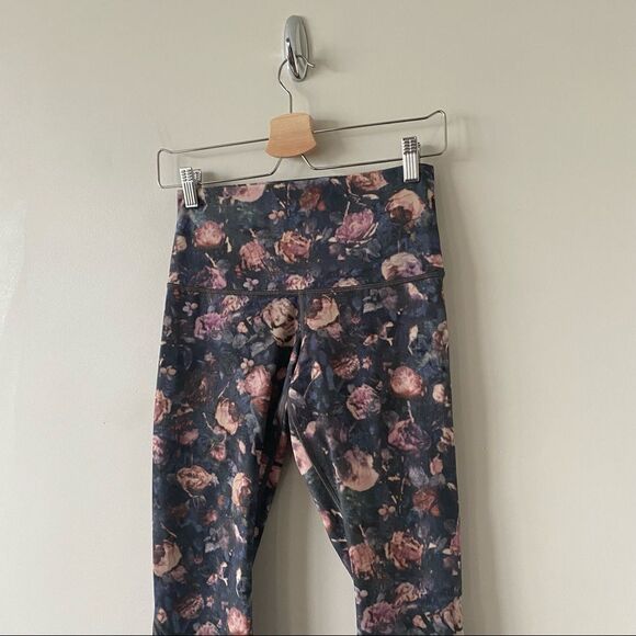 LULULEMON Wunder Under Crop II (Special Edition) *Scallop 24" Frosted Rose - Picture 7 of 12